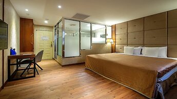 Surreal Motel - Lujhou Branch