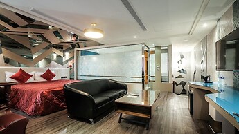 Surreal Motel - Lujhou Branch