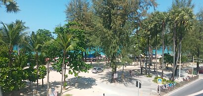 Island Patong Beachfront Hotel
