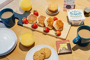 8 Sunday School Court