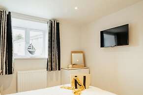 8 Sunday School Court