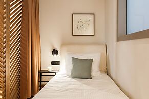 UPSTREET Modern Minimalist 3BD Apt-Hilton