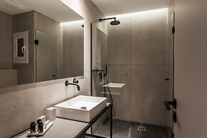 UPSTREET Modern Minimalist 3BD Apt-Hilton