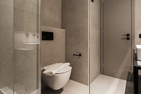 UPSTREET Modern Minimalist 3BD Apt-Hilton