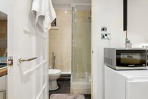 Beautiful Hyde Park Studio Flat