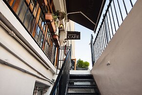 Beautiful Hyde Park Studio Flat