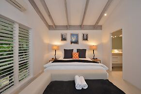 Pavilions in the Palms