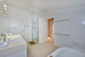 Pavilions in the Palms