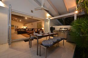 Pavilions in the Palms