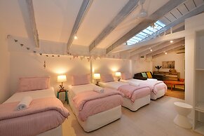 Pavilions in the Palms