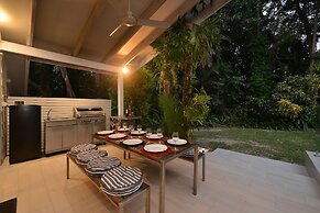 Pavilions in the Palms