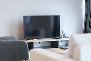 OYO Home 44045 Splendid 2br Arte Plus