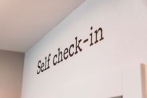 Emma's Hotel - Bed & Breakfast Self Check-in Hotel