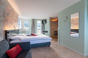 Emma's Hotel - Bed & Breakfast Self Check-in Hotel