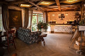 Rasslabonov Country Home