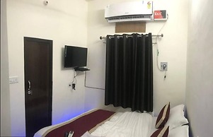 Hotel Dharohar Palace