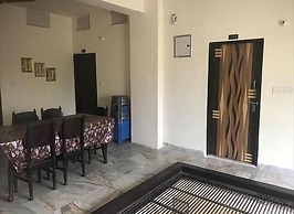 Hotel Dharohar Palace