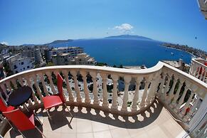 TOP Sea View Apartments