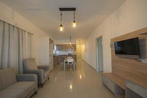 Deniz Airport Suites