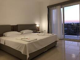 Deniz Airport Suites