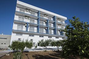 Deniz Airport Suites