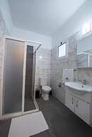 Deniz Airport Suites