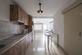 Deniz Airport Suites
