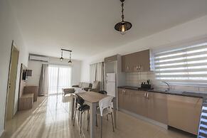 Deniz Airport Suites