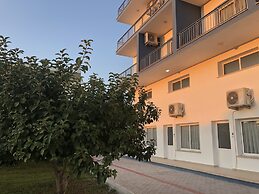 Deniz Airport Suites