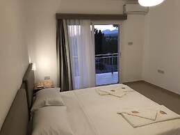 Deniz Airport Suites
