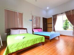 Goc Bien Homestay