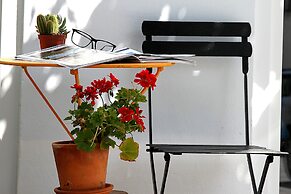 Oryza Guest House & Suites