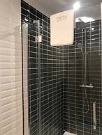 Oryza Guest House & Suites