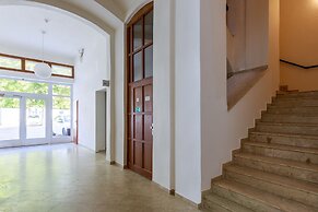 Avantgarde apartments