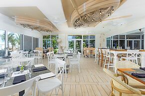 Surfside Beachfront Suites by Playa Caracol Resorts