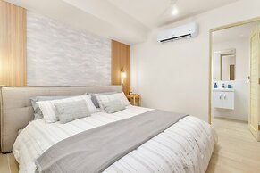 Surfside Beachfront Suites by Playa Caracol Resorts