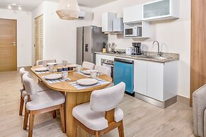 Surfside Beachfront Suites by Playa Caracol Resorts