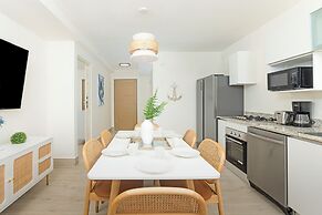 Surfside Beachfront Suites by Playa Caracol Resorts