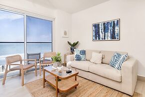 Surfside Beachfront Suites by Playa Caracol Resorts