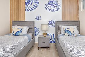 Surfside Beachfront Suites by Playa Caracol Resorts