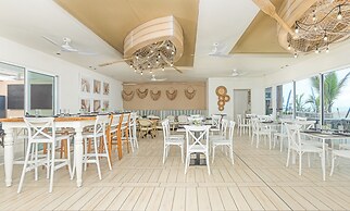 Surfside Beachfront Suites by Playa Caracol Resorts
