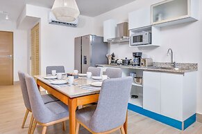 Surfside Beachfront Suites by Playa Caracol Resorts