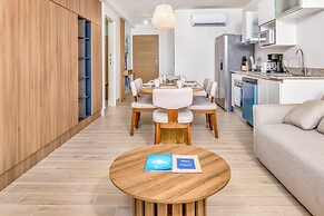 Surfside Beachfront Suites by Playa Caracol Resorts