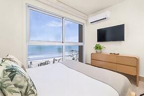 Surfside Beachfront Suites by Playa Caracol Resorts
