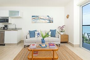 Surfside Beachfront Suites by Playa Caracol Resorts