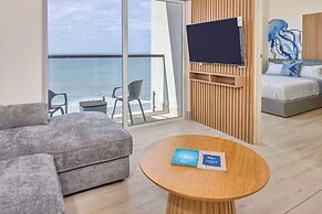 Surfside Beachfront Suites by Playa Caracol Resorts