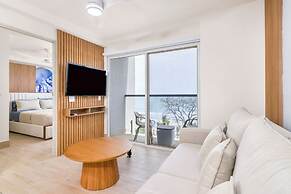 Surfside Beachfront Suites by Playa Caracol Resorts