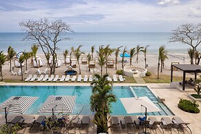 Surfside Beachfront Suites by Playa Caracol Resorts