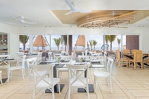 Surfside Beachfront Suites by Playa Caracol Resorts