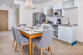 Surfside Beachfront Suites by Playa Caracol Resorts